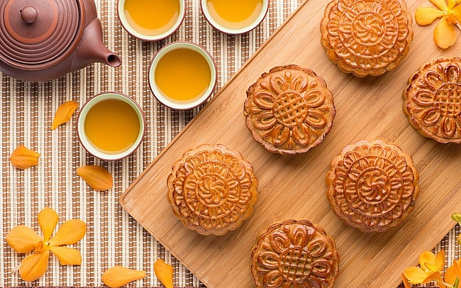 Thị trường bánh trung thu: "Thượng vàng hạ cám" và nỗi lo ATTP của người tiêu dùng thi truong banh trung thu thuong vang ha cam va noi lo attp cua nguoi tieu dung