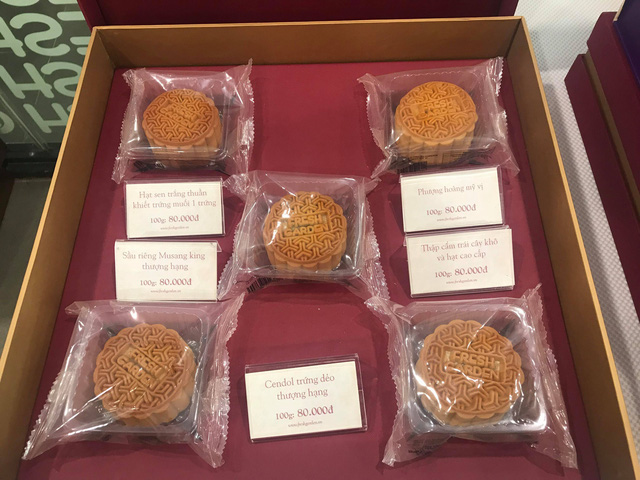 Thị trường bánh trung thu: "Thượng vàng hạ cám" và nỗi lo ATTP của người tiêu dùng thi truong banh trung thu thuong vang ha cam va noi lo attp cua nguoi tieu dung