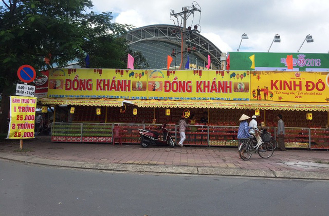 Bánh trung thu “chạy nước rút” cuối mùa, mua 1 thành 4 banh trung thu chay nuoc rut cuoi mua mua 1 thanh 4