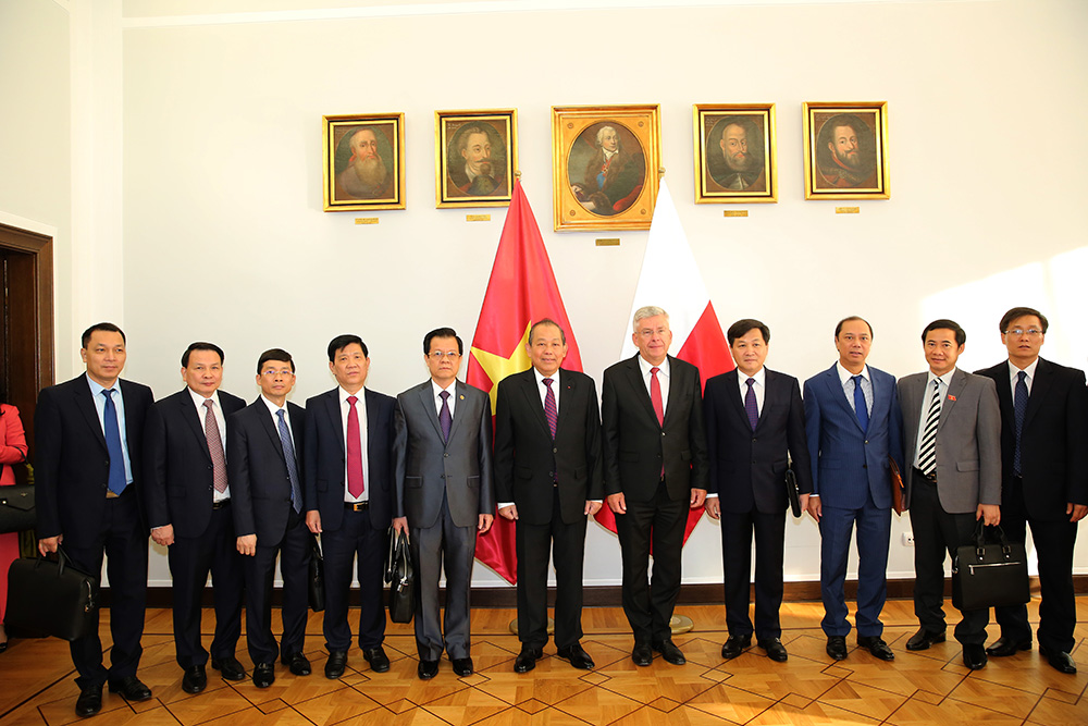 Phó Thủ tướng Thường trực hội kiến Chủ tịch Thượng viện Ba Lan pho thu tuong thuong truc hoi kien chu tich thuong vien ba lan