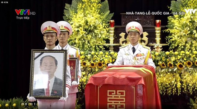 Linh xa đưa linh cữu Chủ tịch nước Trần Đại Quang về tư gia linh xa dua linh cuu chu tich nuoc tran dai quang ve tu gia