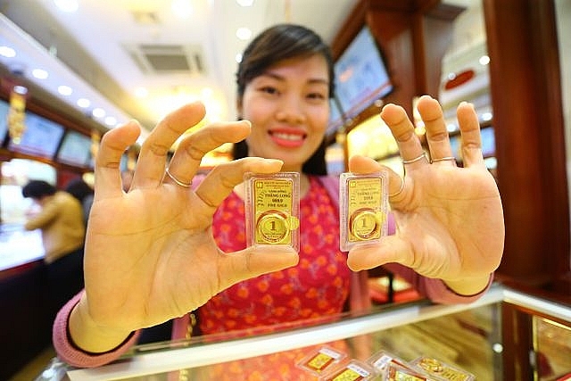 gia vang o at giam pha vo cac dinh gia cao