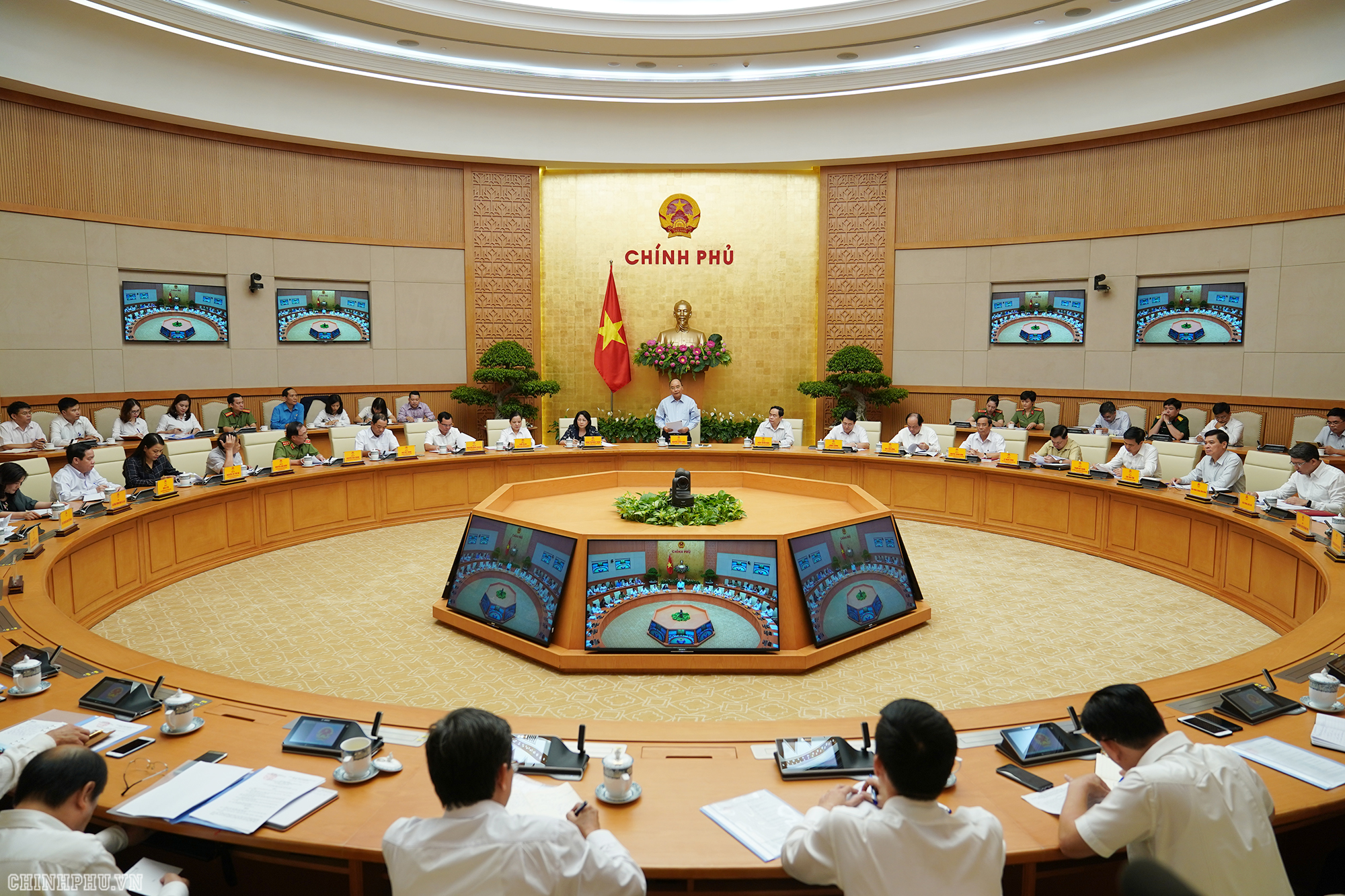 Thủ tướng chủ trì họp Hội đồng Thi đua - Khen thưởng Trung ương thu tuong chu tri hop hoi dong thi dua khen thuong trung uong