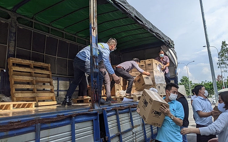 Unilever Việt Nam hỗ trợ các tỉnh thành chống dịch đợt 2/2021