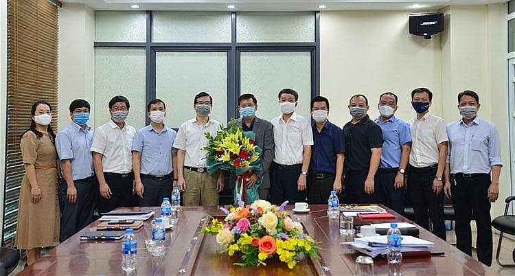 PGS.TS Đinh Văn Châu nhận quyết định bổ nhiệm làm Quyền Hiệu trưởng Trường Đại học Điện lực PGS.TS Đinh Văn Châu nhận quyết định bổ nhiệm làm Quyền Hiệu trưởng Trường Đại học Điện lực