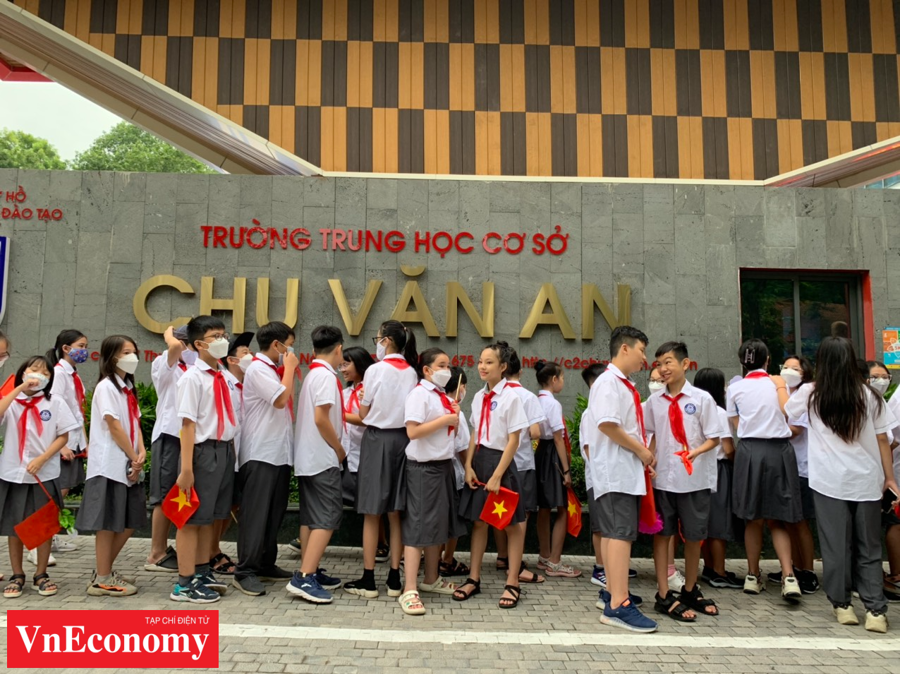 Hơn 23 triệu học sinh cả nước nô nức "trở lại" khai giảng sau Covid -19 - Ảnh 1