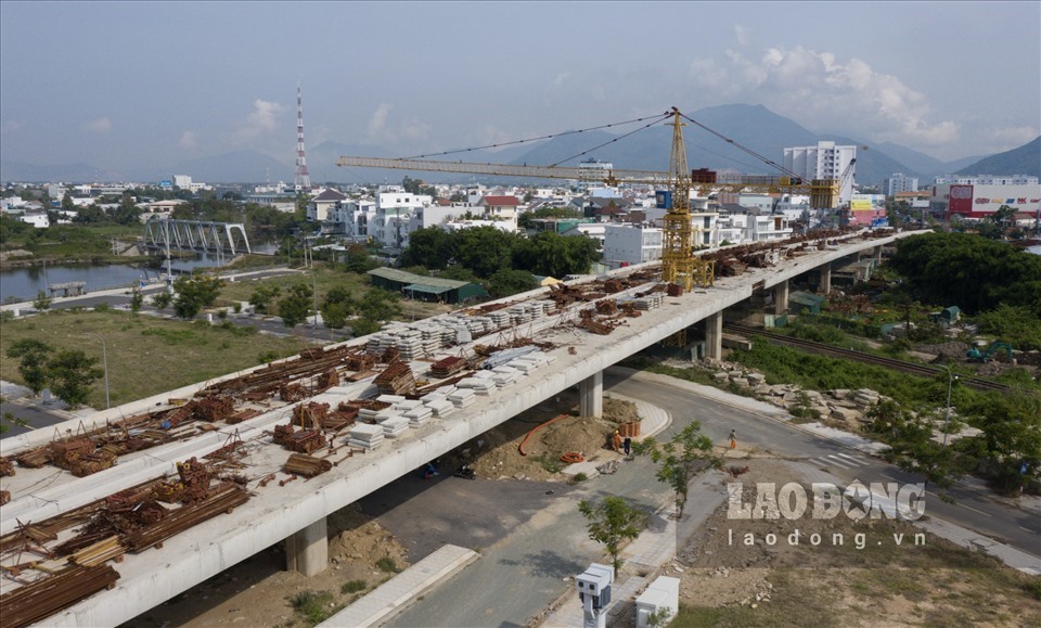 Dự án BT nút giao thông Ngọc Hội chưa thể bàn giao sau nhiều năm thi công.