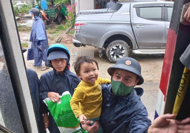 CẬP NHẬT: Thủ tướng Phạm Minh Chính triệu tập cuộc họp ứng phó khẩn cấp bão số 4 - Ảnh 9.