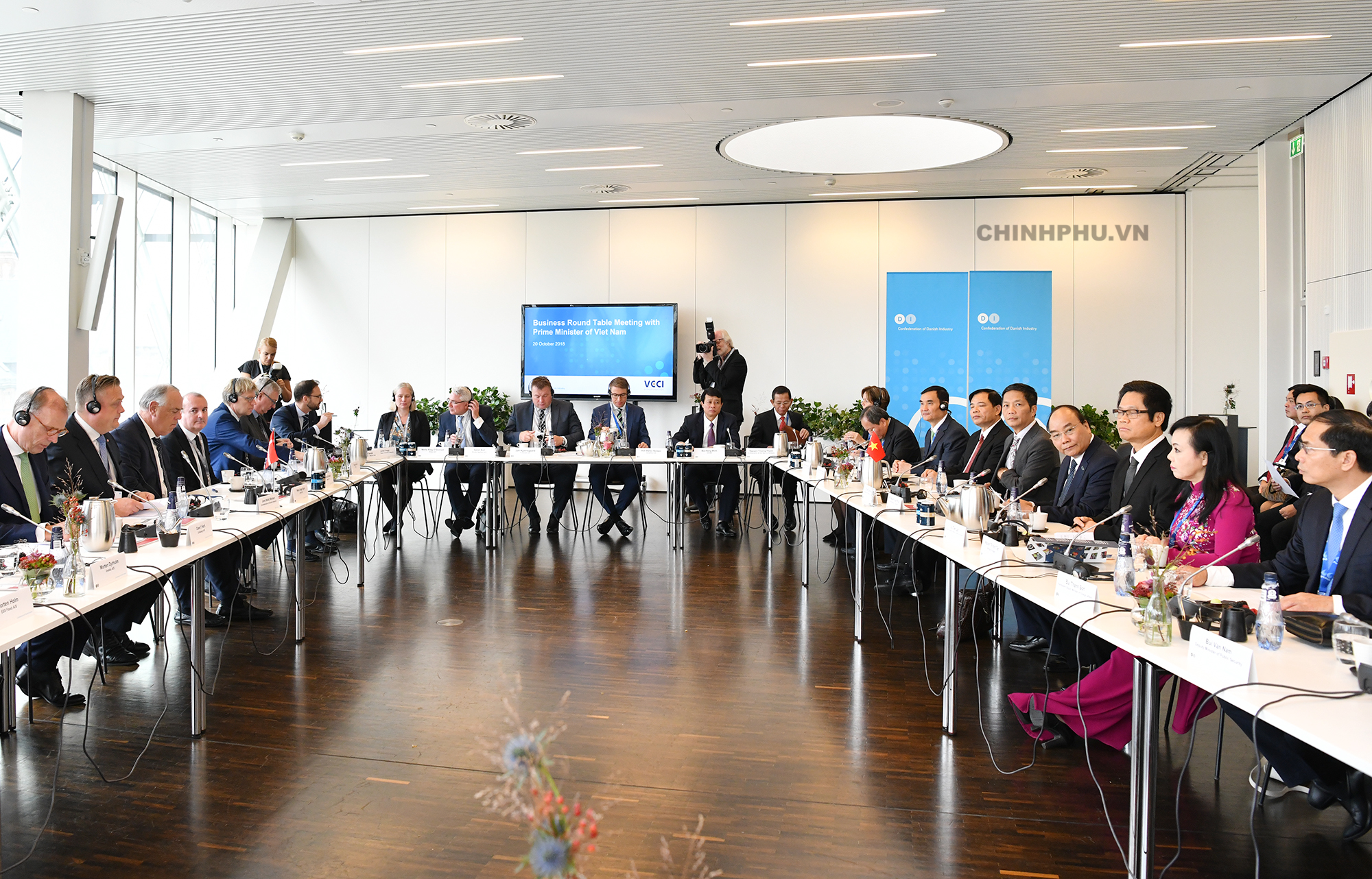 thu tuong doi thoai voi cac doanh nghiep hang dau dan mach