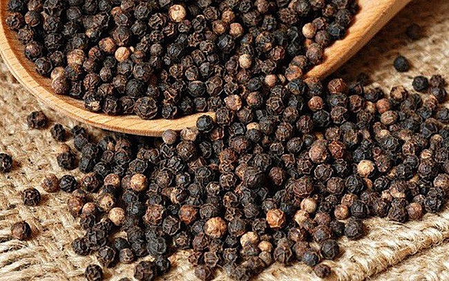 Giá hạt tiêu trong nước giảm xuống mức thấp nhất trong nhiều năm gia hat tieu trong nuoc giam xuong muc thap nhat trong nhieu nam