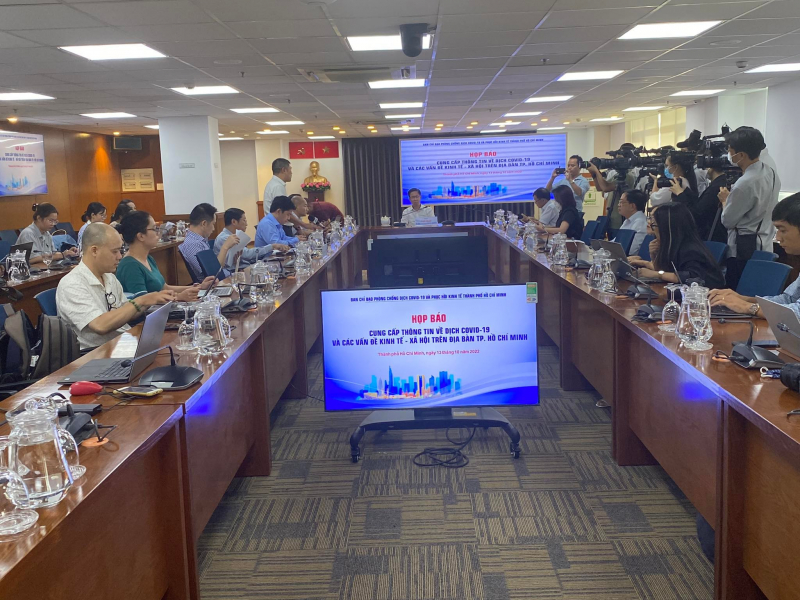 Petrolimex: “Không thiếu nguồn cung, người dân muốn đổ bao nhiêu xăng dầu cũng được” -0