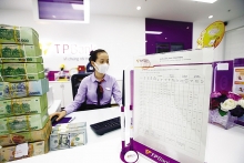 Nới nhẹ room tín dụng để tạo đà phục hồi kinh tế?