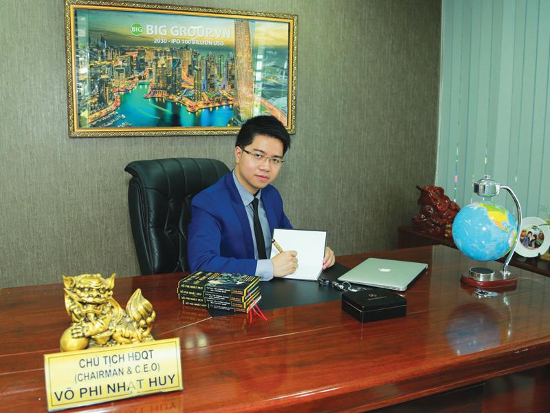 Chủ tịch, Tổng giám đốc 28 tuổi của Tập đoàn Big Group đang sở hữu 5 công ty 