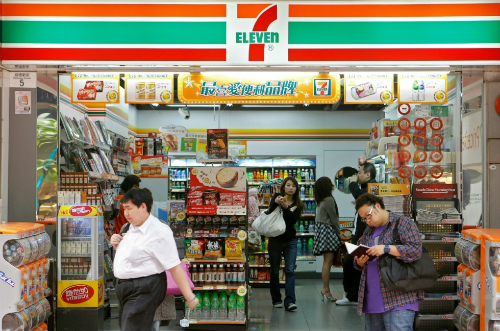 7-eleven-ruc-rich-tuyen-nguoi-tai-viet-nam