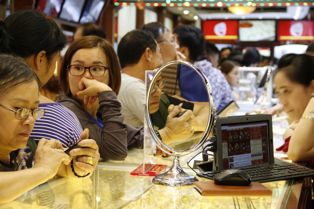 Giá vàng SJC phiên giao dịch sáng nay tăng khoảng 50.000 đồng/lượng so với chốt phiên hôm qua.
