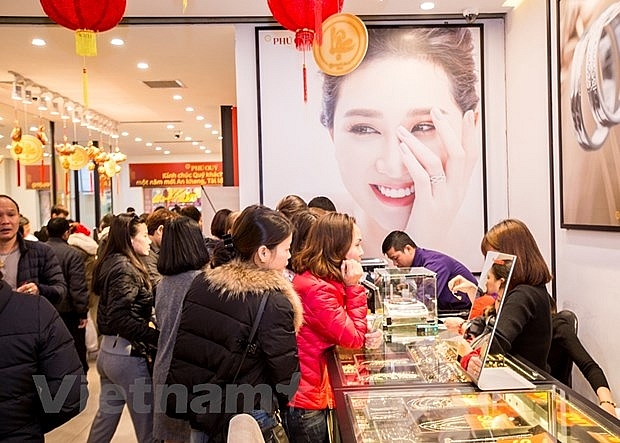 giam nhe gia vang sjc lui ve nguong 414 trieu dong moi luong