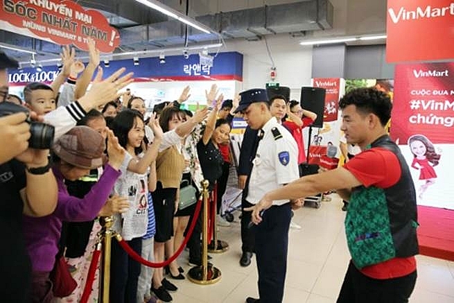 khach hang phu do vinmart hao hung tranh tai trong cuoc dua mua sam