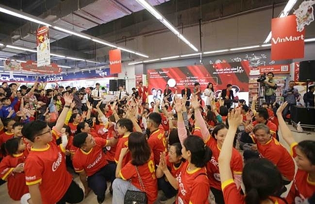 khach hang phu do vinmart hao hung tranh tai trong cuoc dua mua sam