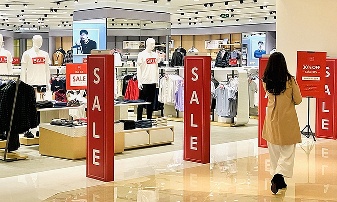 nhieu cua hang dua giam gia truoc black friday