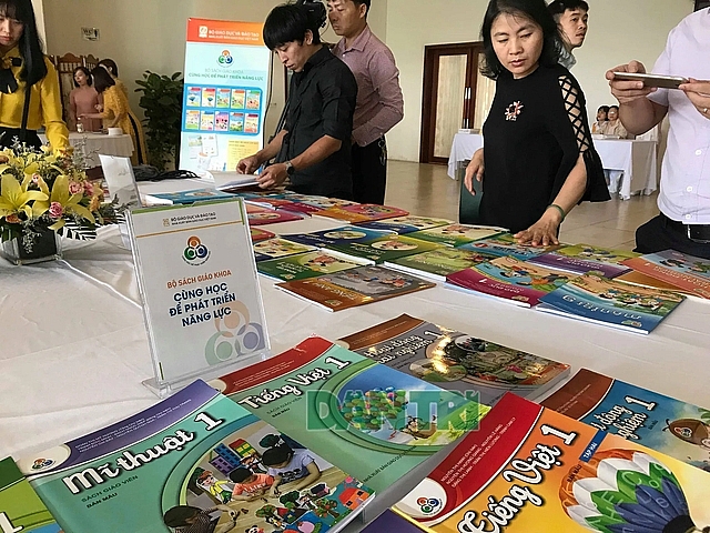 Lo lợi ích nhóm trong lựa chọn sách giáo khoa mới lo loi ich nhom trong lua chon sach giao khoa moi
