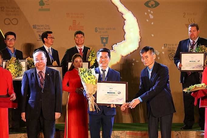 Amway Việt Nam vào Top 100 doanh nghiệp phát triển bền vững amway viet nam vinh du nam trong top 100 doanh nghiep phat trien ben vung
