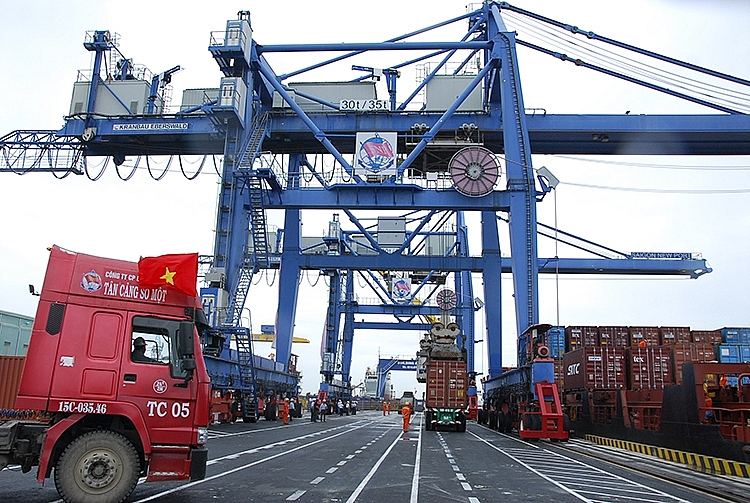 Xuất khẩu vẫn là điểm sáng của nền kinh tế trong 10 tháng năm 2020 3019-nhua-an-phat-1649