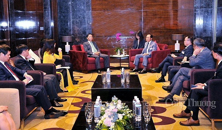 Bộ trường Trần Tuấn Anh trao đổi với đại diện các doanh nghiệp Hàn Quốc 3421-aaa36c1cbf174e491706