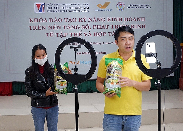 Nông dân Bắc Kạn với những trải nghiệm “lần đầu” trên môi trường sinh doanh số Nông dân Bắc Kạn với những trải nghiệm “lần đầu” trên môi trường sinh doanh số