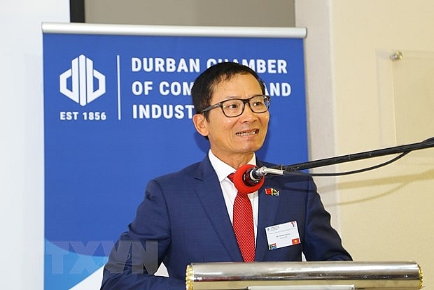 Đại sứ Việt Nam tại Nam Phi Hoàng Văn Lợi phát biểu tại Diễn đàn Đại sứ Việt Nam tại Nam Phi Hoàng Văn Lợi phát biểu tại Diễn đàn