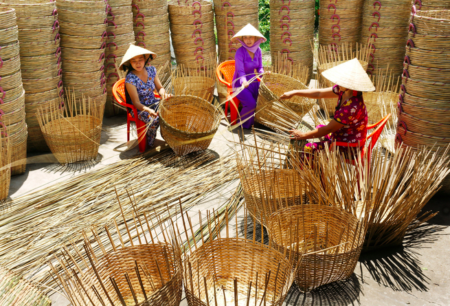 việc thành lập các cụm công nghiệp tại các địa phương nói chung và tại một số tỉnh thành nói riêng còn bộc lộ nhiều hạn chế việc thành lập các cụm công nghiệp tại các địa phương nói chung và tại một số tỉnh thành nói riêng còn bộc lộ nhiều hạn chế