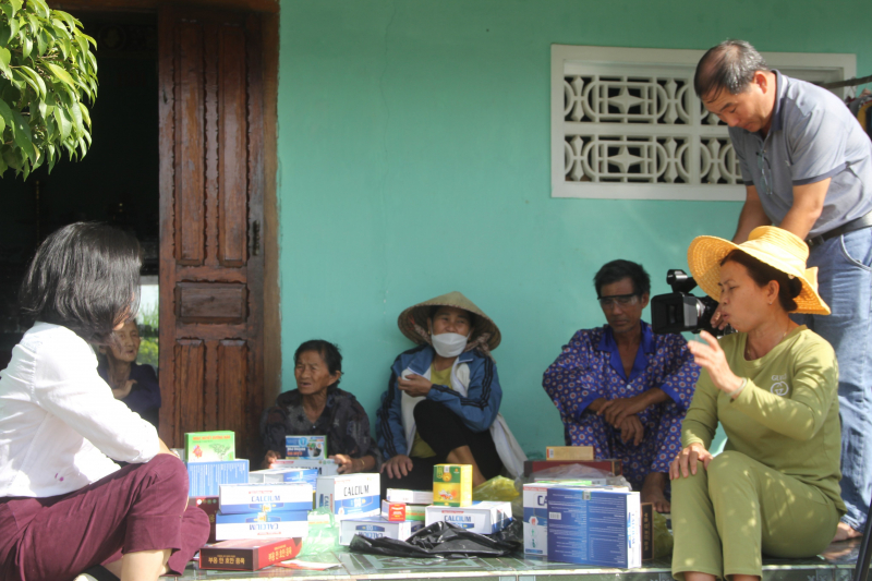Nhóm người lạ lên miền núi Phú Yên bán thuốc với những dấu hiệu bất thường -0