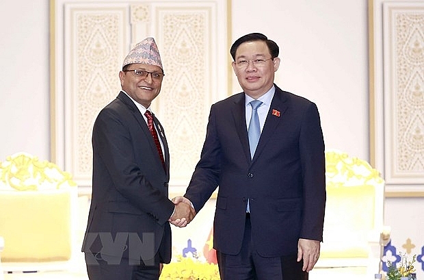 Chủ tịch Quốc hội Vương Đình Huệ gặp Chủ tịch Quốc hội Nepal Ganesh Prasad Timilsina