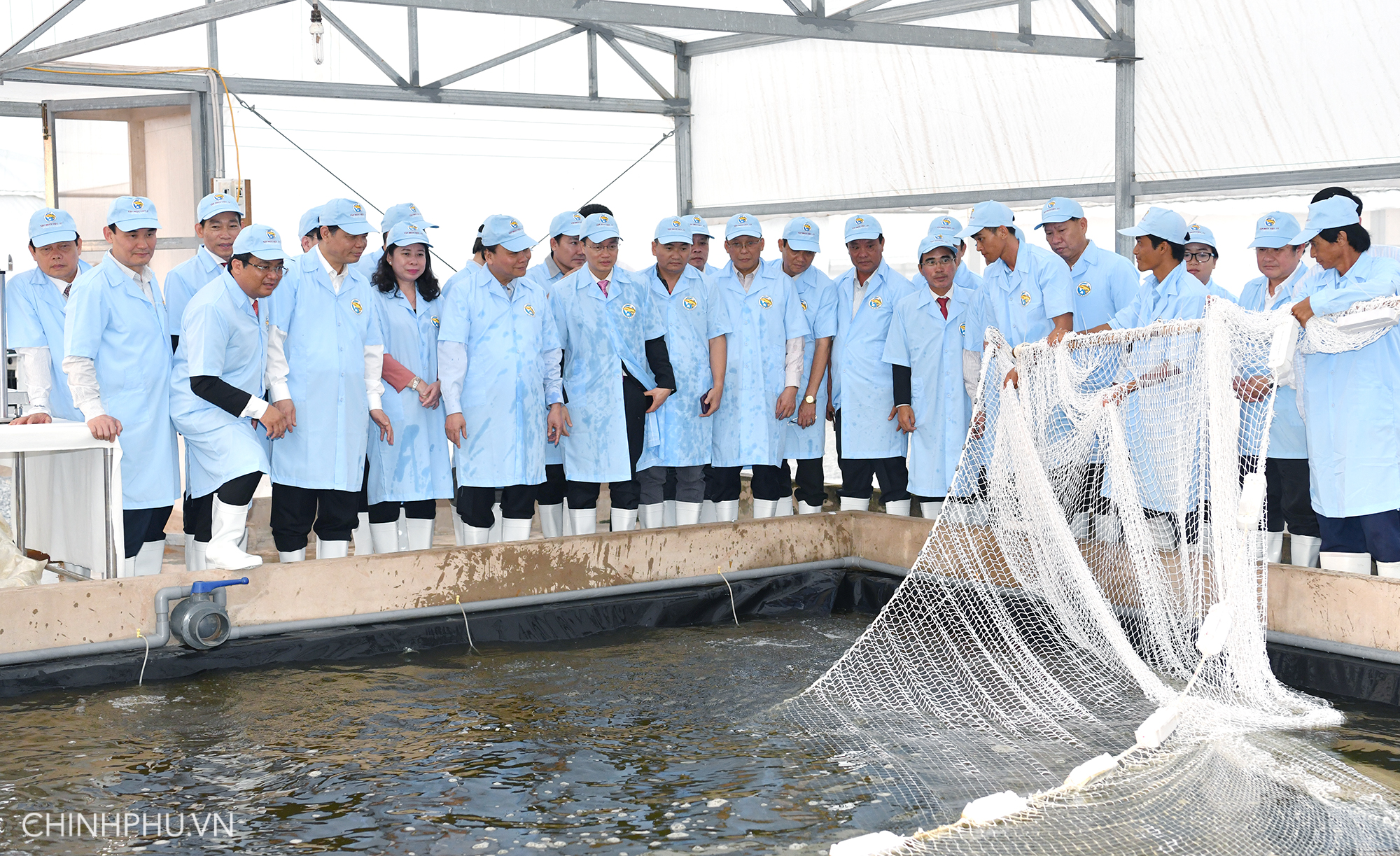 thu tuong du khanh thanh khu san xuat ca tra giong tren song tien