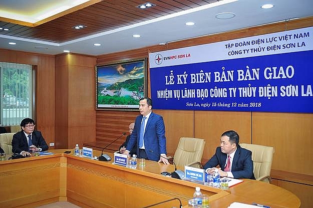Lễ ký biên bản bàn giao nhiệm vụ lãnh đạo Công ty Thủy điện Sơn La le ky bien ban ban giao nhiem vu lanh dao cong ty thuy dien son la