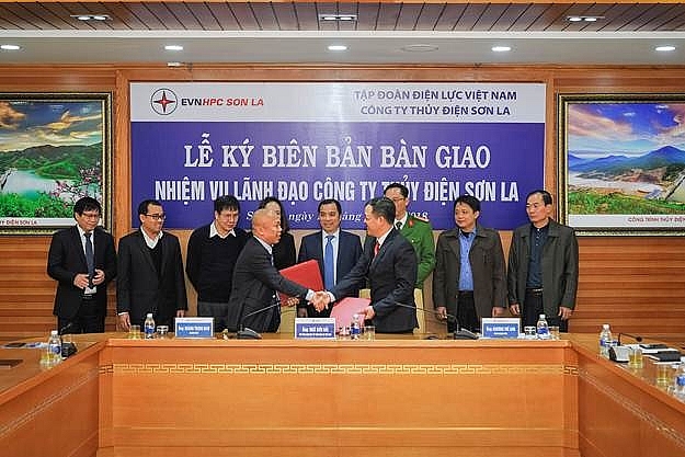 Lễ ký biên bản bàn giao nhiệm vụ lãnh đạo Công ty Thủy điện Sơn La le ky bien ban ban giao nhiem vu lanh dao cong ty thuy dien son la