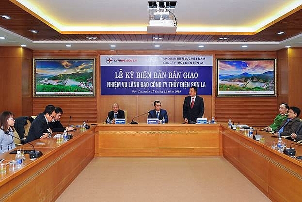 Lễ ký biên bản bàn giao nhiệm vụ lãnh đạo Công ty Thủy điện Sơn La le ky bien ban ban giao nhiem vu lanh dao cong ty thuy dien son la