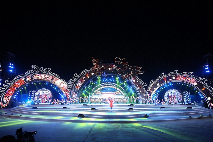 Bế mạc Năm Du lịch quốc gia 2018 Hạ Long - Quảng Ninh: Tổ chức trang trọng, tiết kiệm be mac nam du lich quoc gia 2018 ha long quang ninh to chuc trang trong tiet kiem