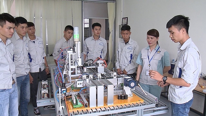 trung tam dich vu viec lam va ho tro thanh nien ha noi chap canh uoc mo khoi nghiep