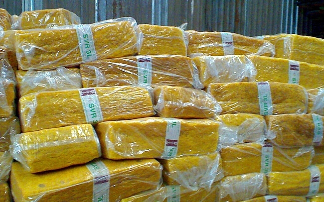 gia cao su xuat khau van o muc thap