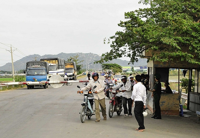 Biên giới Tây Nam: Nhức nhối hàng nhập lậu bien gioi tay nam nhuc nhoi hang nhap lau