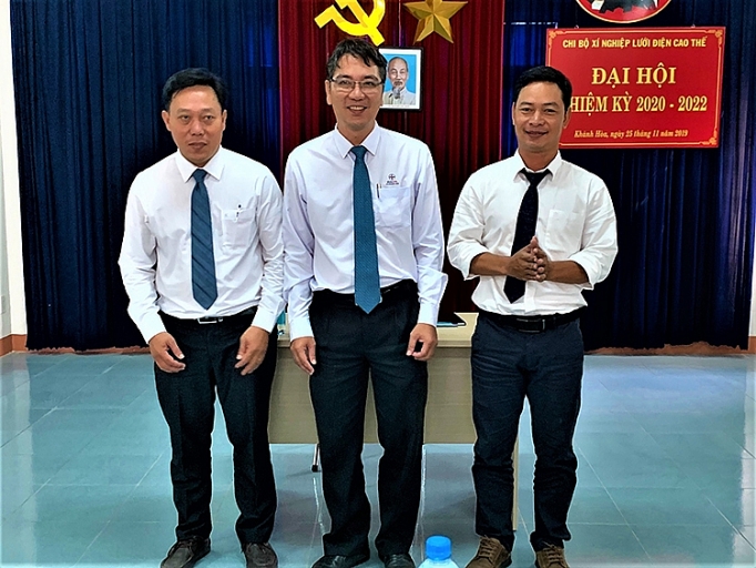 Những gương mặt trẻ đảm nhiệm vai trò chủ chốt chi bộ ngành điện Khánh Hòa nhung guong mat tre dam nhiem vai tro chu chot chi bo nganh dien khanh hoa