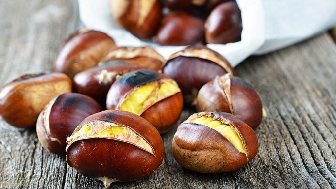 Hạt dẻ Trung Quốc 50-60.000 đồng/kg gắn mác hạt dẻ Trùng Khánh, Sapa thổi giá cao gấp 3 hat de trung quoc 50 60000 dongkg gan mac hat de trung khanh sapa thoi gia cao gap 3