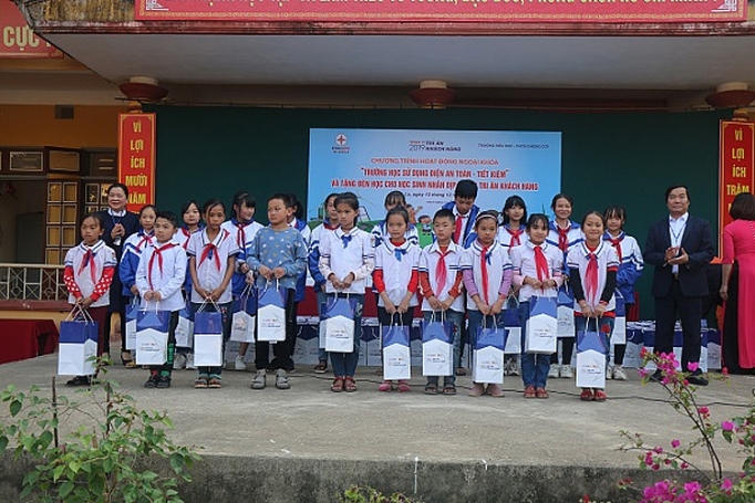 PC Sơn La tổ chức hoạt động ngoại khóa cho trường học về sử dụng điện an toàn - tiết kiệm chuong trinh hoat dong ngoai khoa truong hoc su dung dien an toan tiet kiem