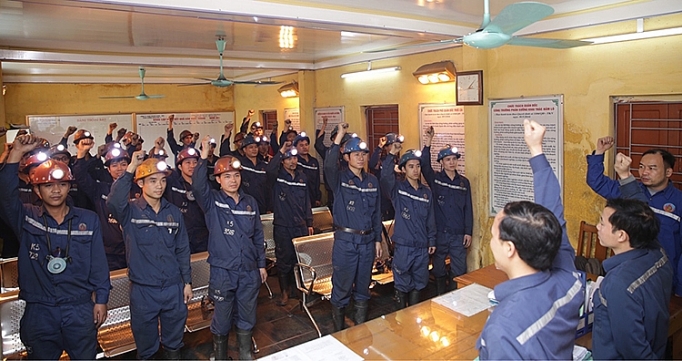 Đón mùa than mới do n mu a than mo i