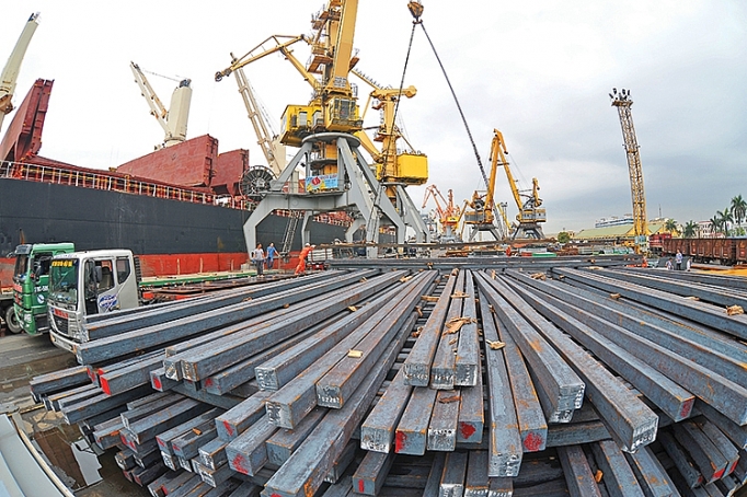 phong ve thuong mai chu dong truoc bao lon