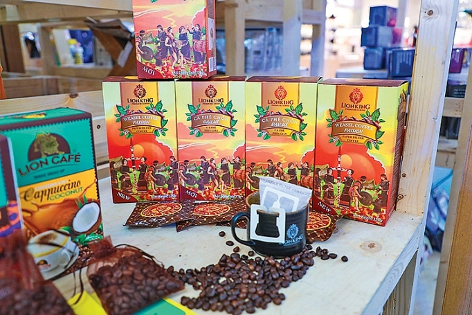 viet tiep cau chuyen hang viet tren dat thai