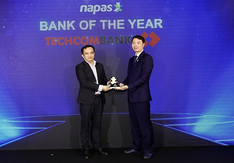 Techcombank nhận giải thưởng Ngân hàng xuất sắc năm 2021 - Bank of the year 2021