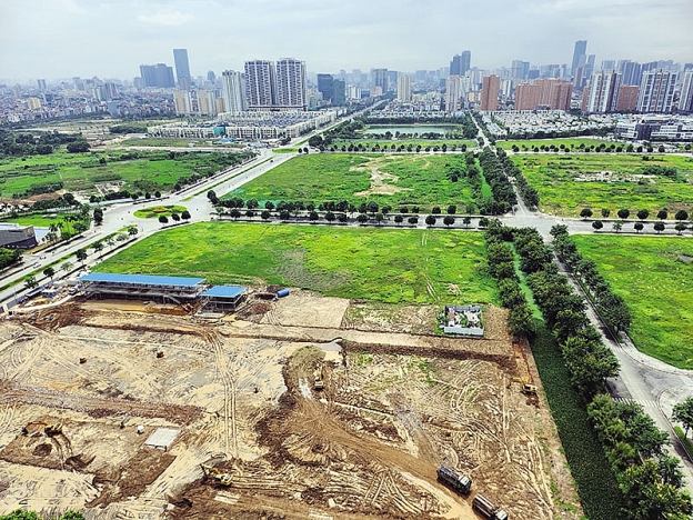 Nhiều dự án bất động sản bị đình trệ do chủ đầu tư khó tiếp cận vốn