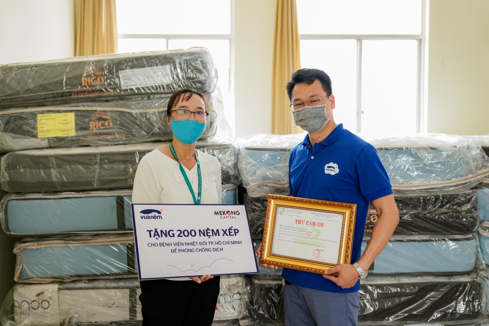 vua nem chung tay chong dich covid 19