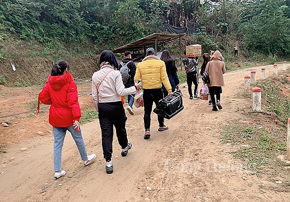 mang xuan yeu thuong den voi nguoi dan ngheo huyen van chan